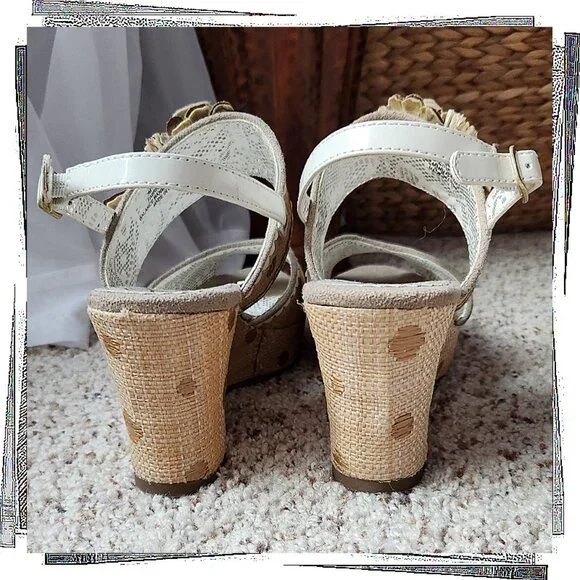 Tan Wedge Sandals w Floral Appliques & Dark Tan Polka Dots (7) Poetic License - Picture 6 of 7